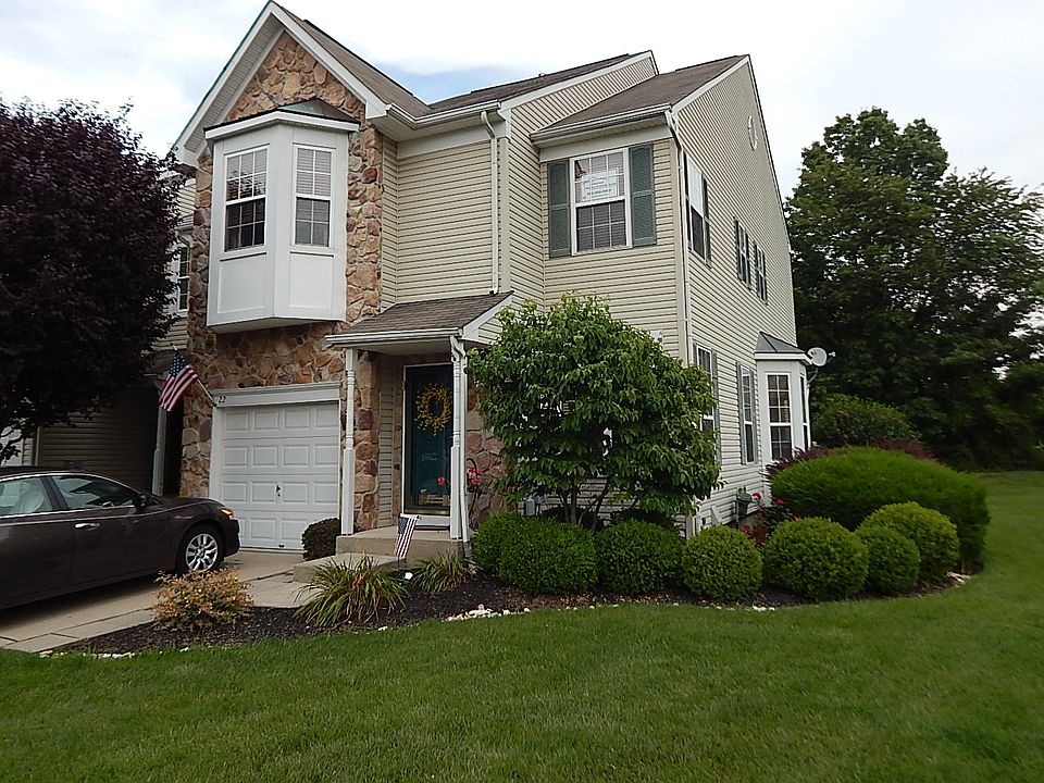 1st image of 22 Oxford Ct