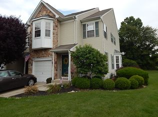 22 Oxford Ct, Bordentown, NJ 08505