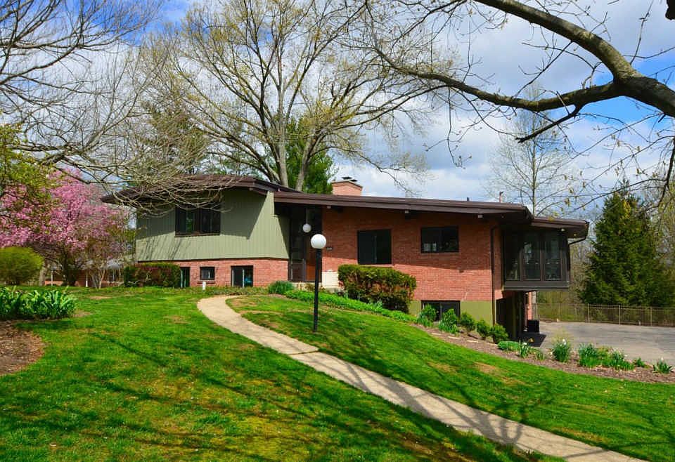 1st image of 10042 Winlake Dr