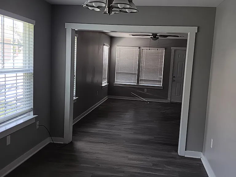73 W Mallory Ave — Photo 2