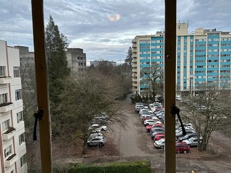 Eugene Manor Apartments — Photo 35