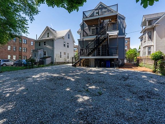 3rd image of 84 Esmond St
