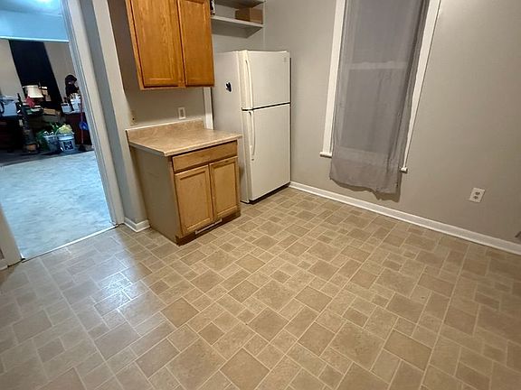 4th image of 1018-1020 Cameron Ave