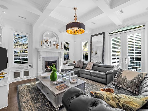 4th image of 2875 Trimble St