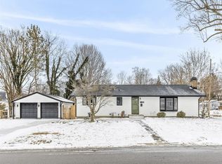 685 W Poplar St, Zionsville, IN 46077