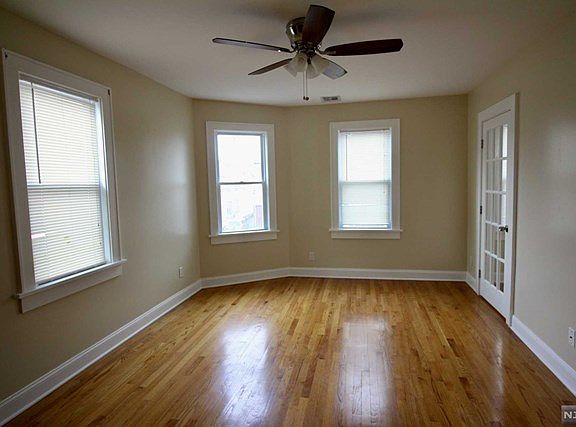 5th image of 91-93 Broughton Ave #2