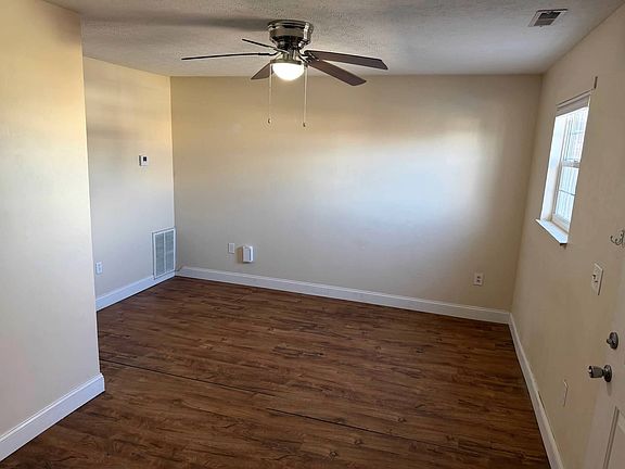 3rd image of 1108 Council St #B