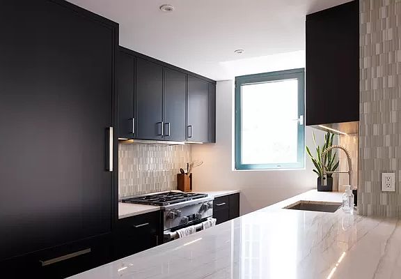 4th image of 311 Greenwich St APT 5D