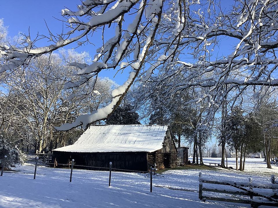 2nd image of 539 Coopertown Rd