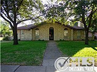 401 Highland Dr, Ennis, TX 75119