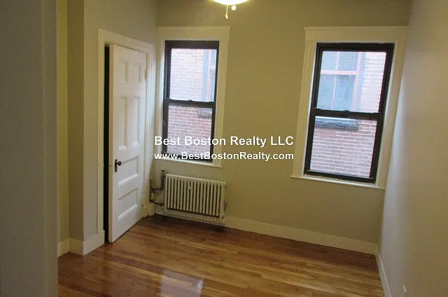 48 John F Kennedy St #15 — Photo 2