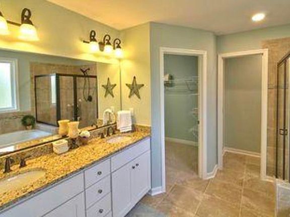 Master bathroom 