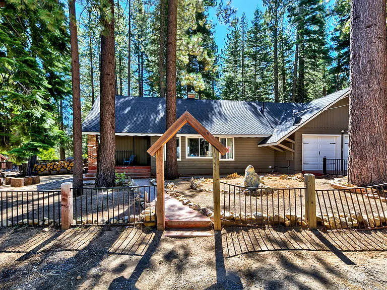 1640 Apache Ave — Photo 20