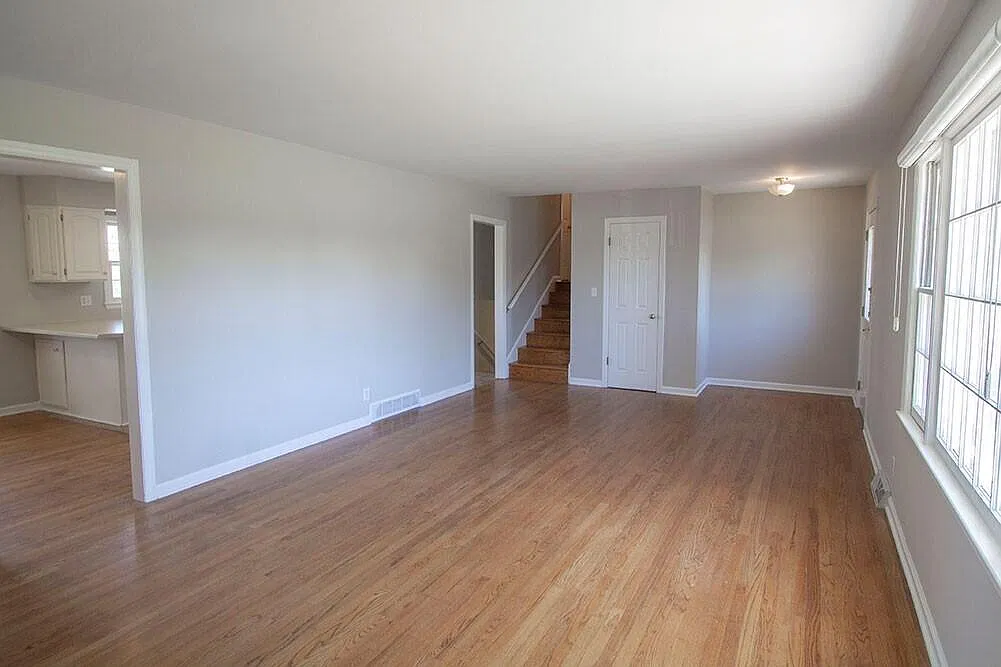 3 bed, 2.5 bath, 2312 sqft, $2,300 — Photo 4