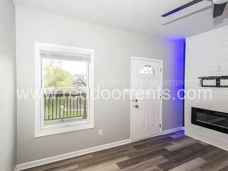1329 E Market St #8 — Photo 5