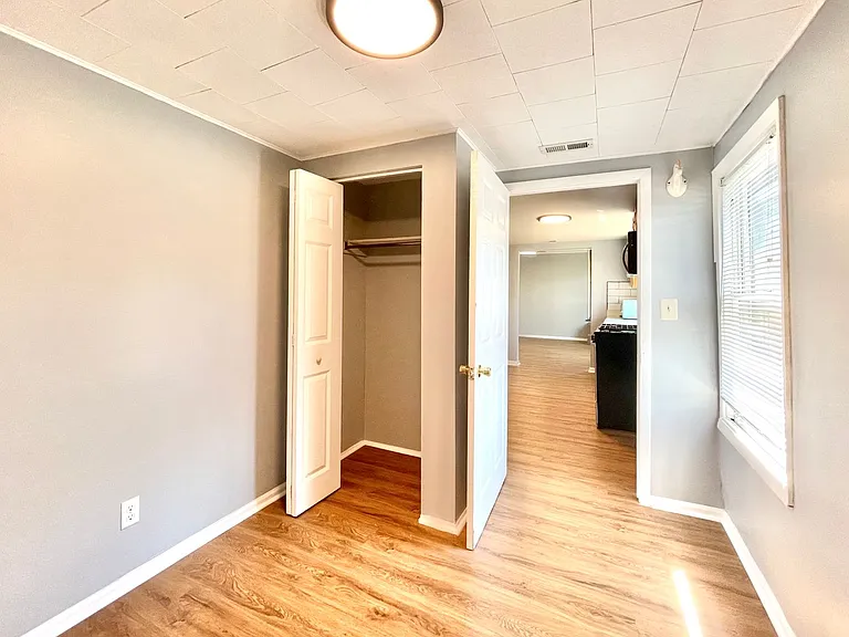 828 W 34th St — Photo 12