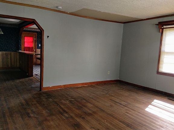 2nd image of 222 Park St