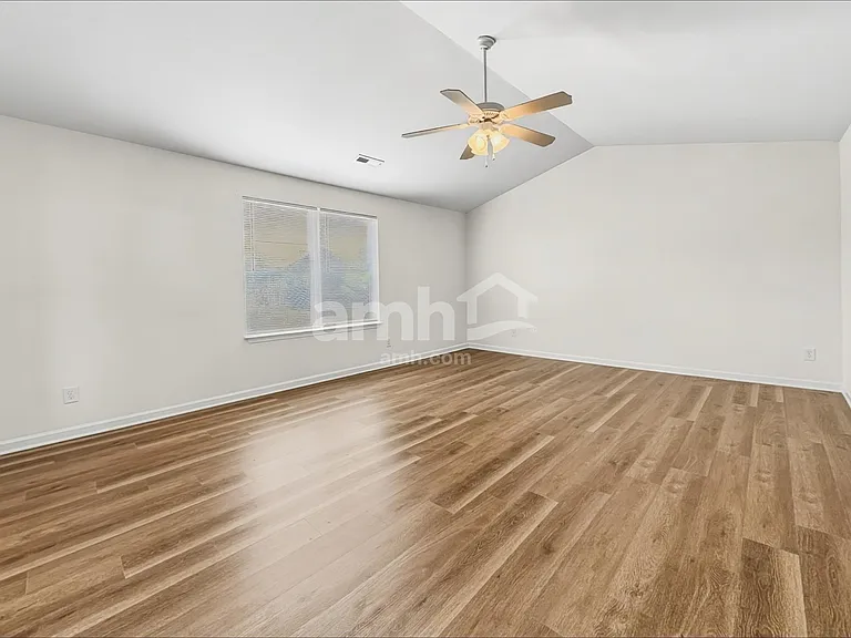 118 Charndon Way — Photo 11