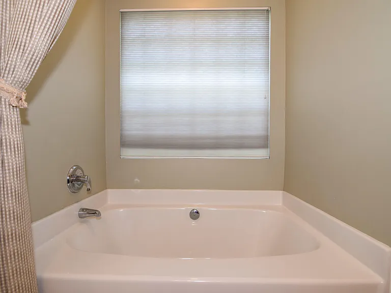 300 Prestwick Ct — Photo 11
