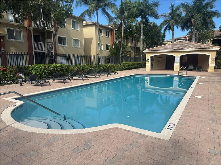 7085 Nova Dr #203 — Photo 9