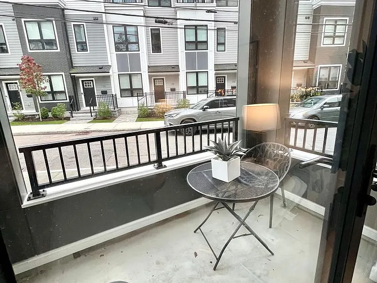 99 Gardner St #2D — Photo 11