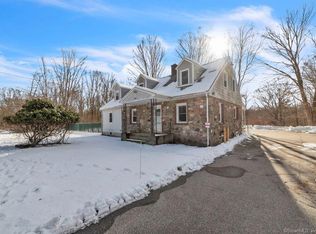 153 Hunting Lodge Rd, Mansfield, CT 06268