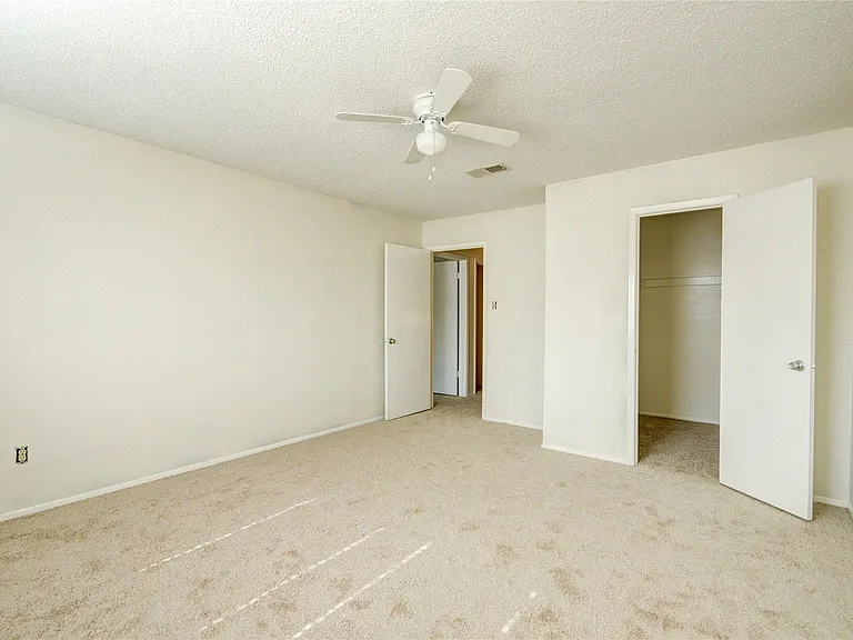2114 Greenbriar Colony Dr — Photo 17
