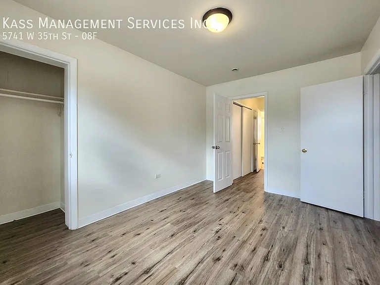 5741 W 35th St #8F — Photo 9