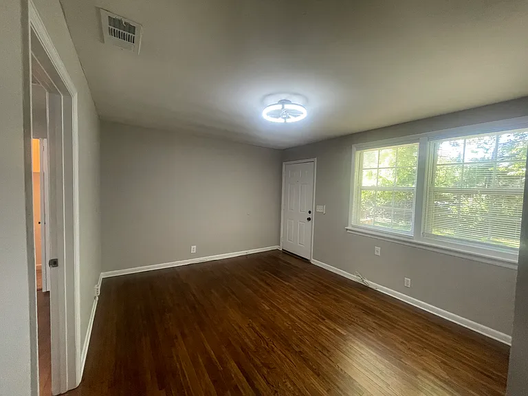 2425 Chapel Ave #B — Photo 7