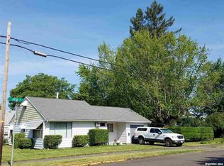 411 East St, Lebanon, OR 97355