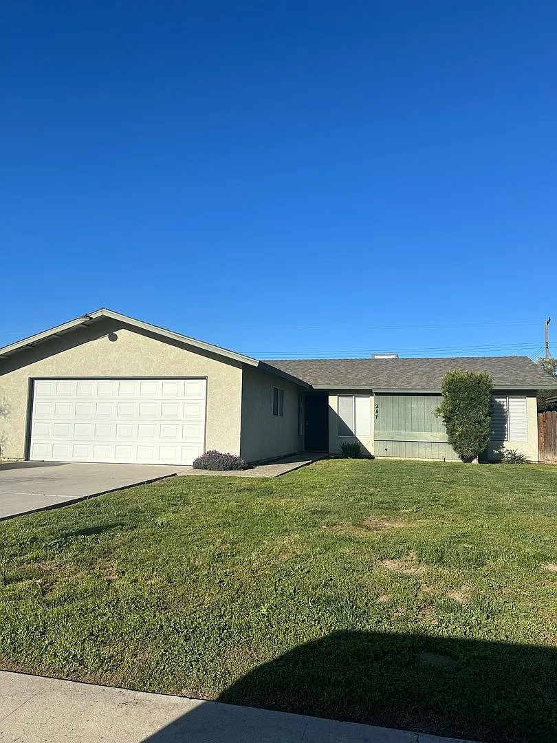 Great House for rent in Visalia! — Photo 1