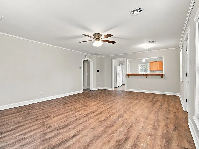 707 N Gertrude Ave — Photo 4