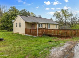 8914 Three Points Rd, Mascot, TN 37806