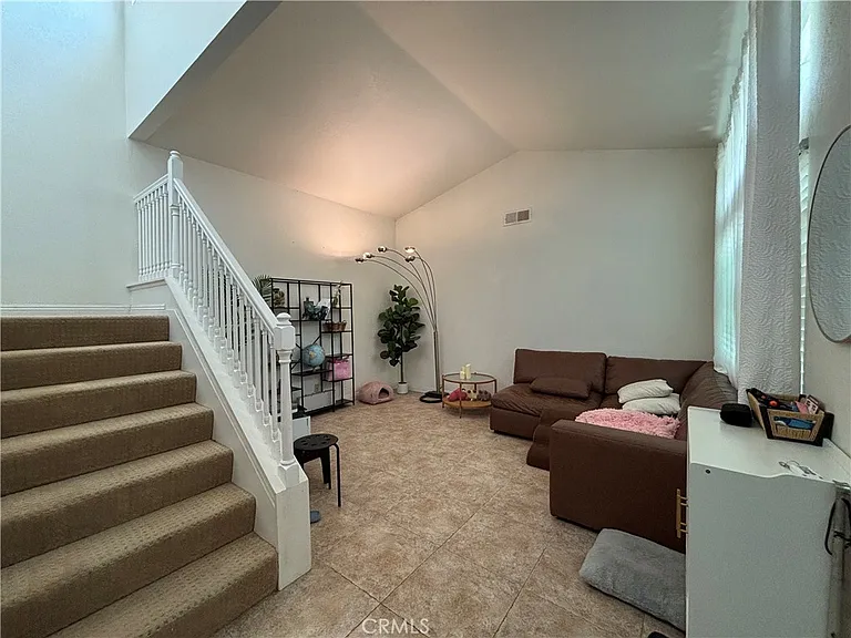 15 Southampton — Photo 3
