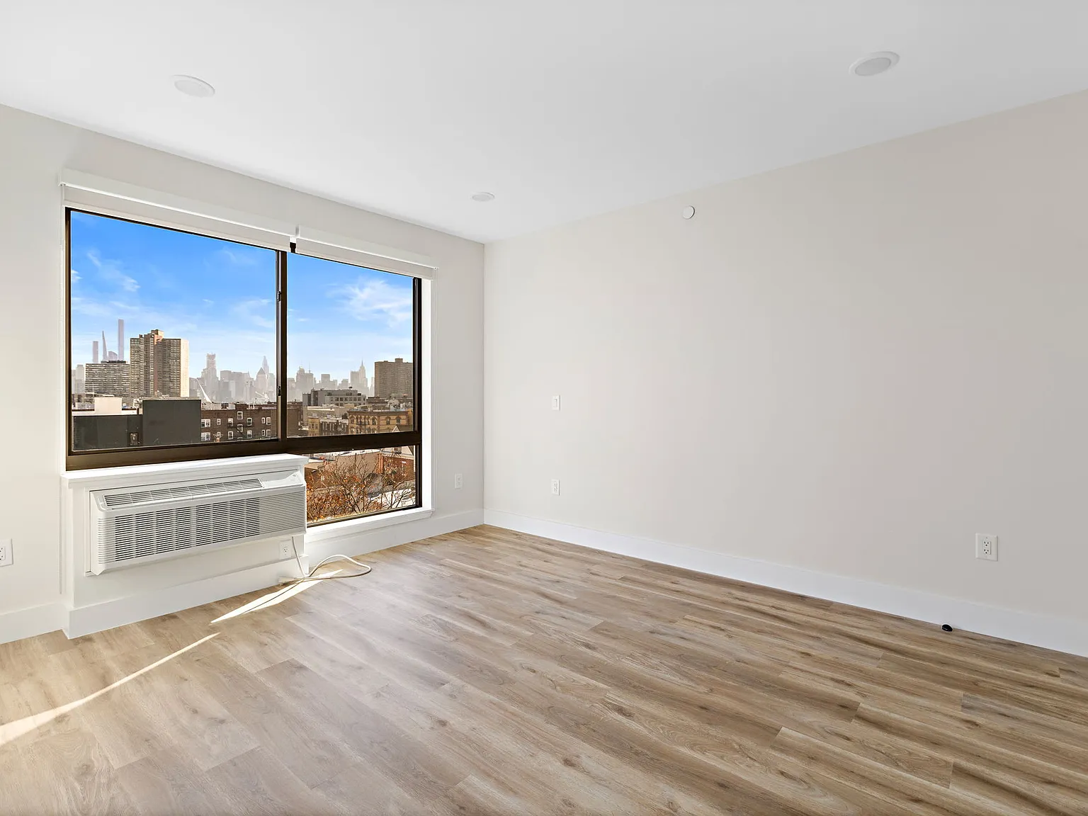 1 bed, 748 sqft, $2,525 — Photo 4