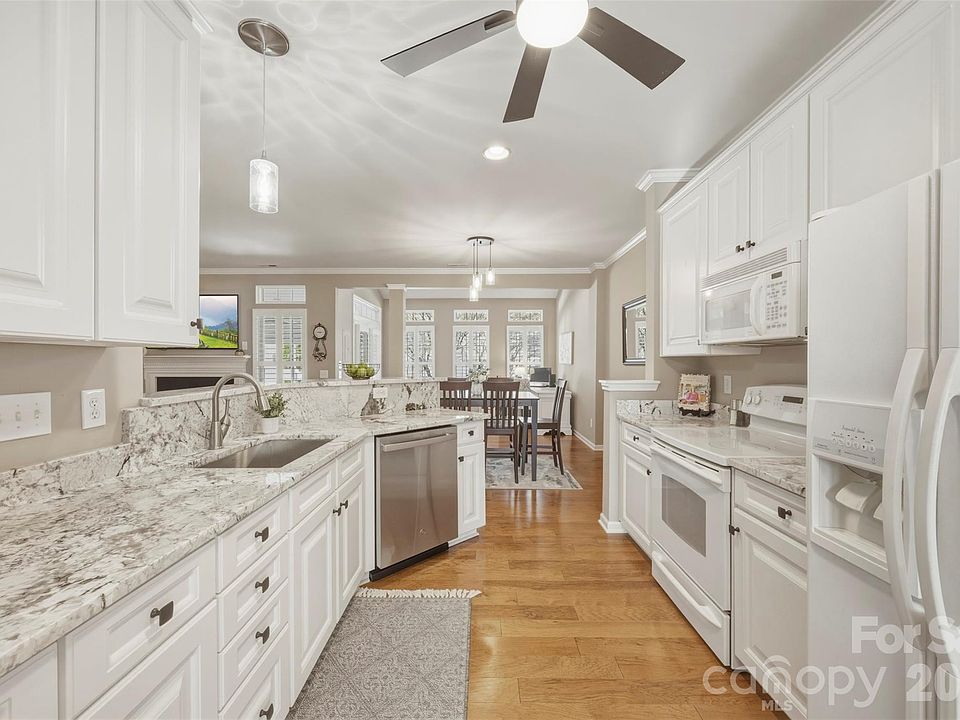 1st image of 263 Horizon Cir