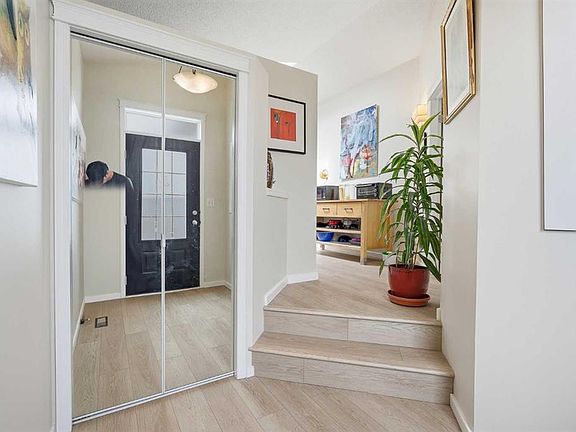 5th image of 89 E Prestwick Way SE