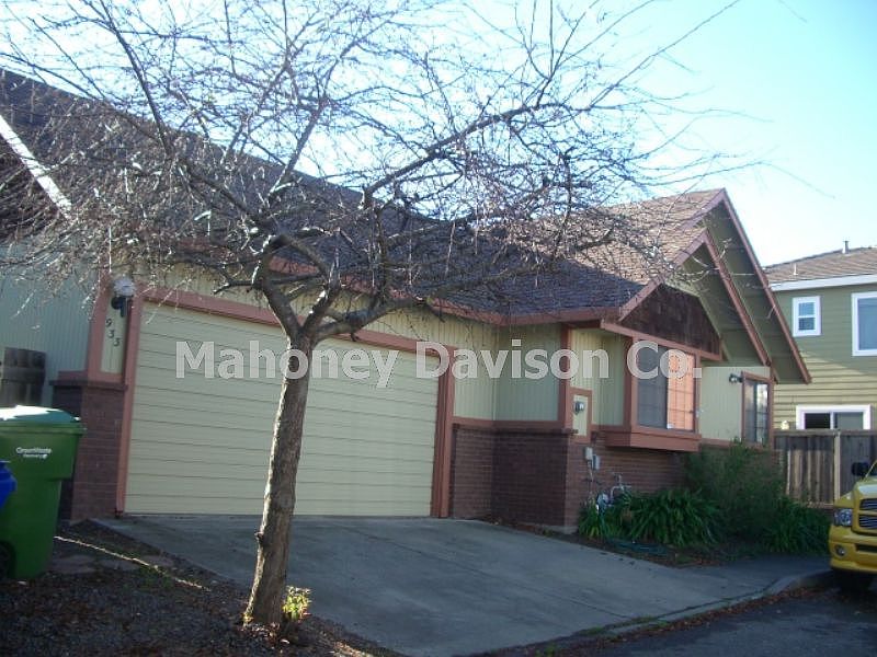 1st image of 933 Wood Sorrel Dr