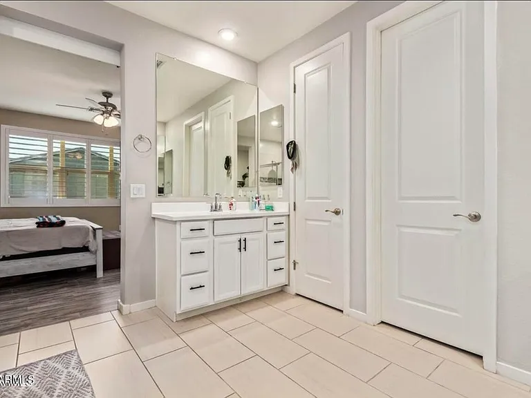 18630 W Lawrence Ln — Photo 15
