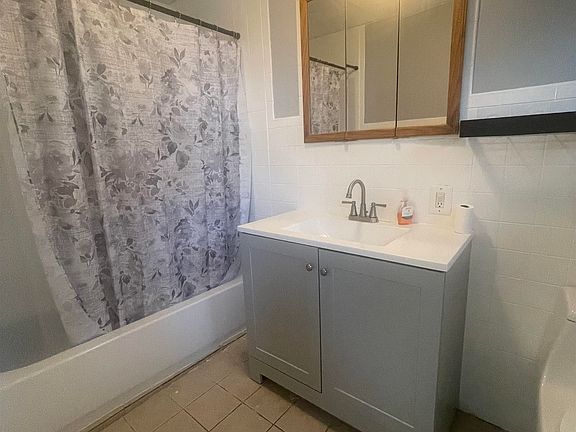 5th image of 107 Sherman Ave APT 1