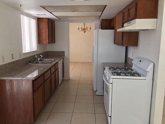 3rd image of 1332 Wheatland Way