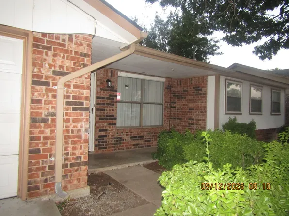 319 NE Skyline Cir, Lawton, OK 73507