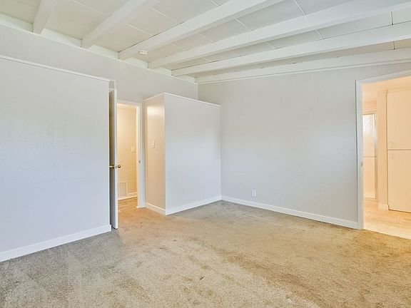 3rd image of 312 Lakechime Dr