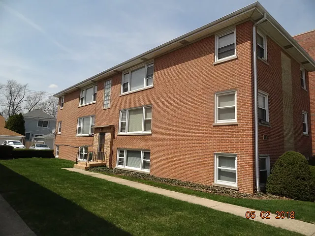 6636 N Harlem Ave #1E