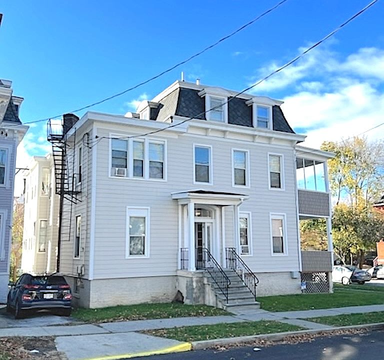 1st image of 132 Franklin St APT 6