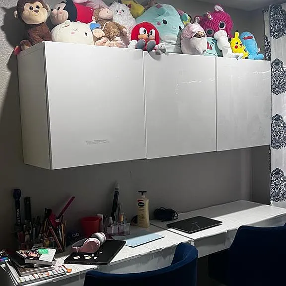 Bedroom #3: Kids' bedroom with wall-mounted storage