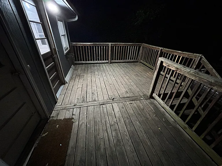1525 W College Ter — Photo 12