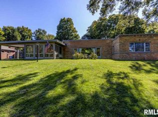 1660 W Laurel St, Leland Grove, IL 62704