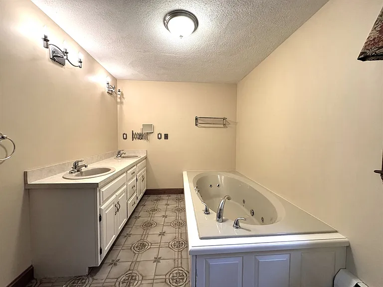 61 Carlton Ln #1 — Photo 23