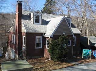 51 Lake Dr, Lake Peekskill, NY 10537